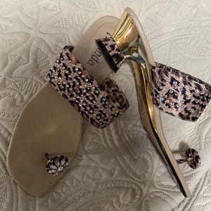 Princess heel, animal print, thong toe sandal